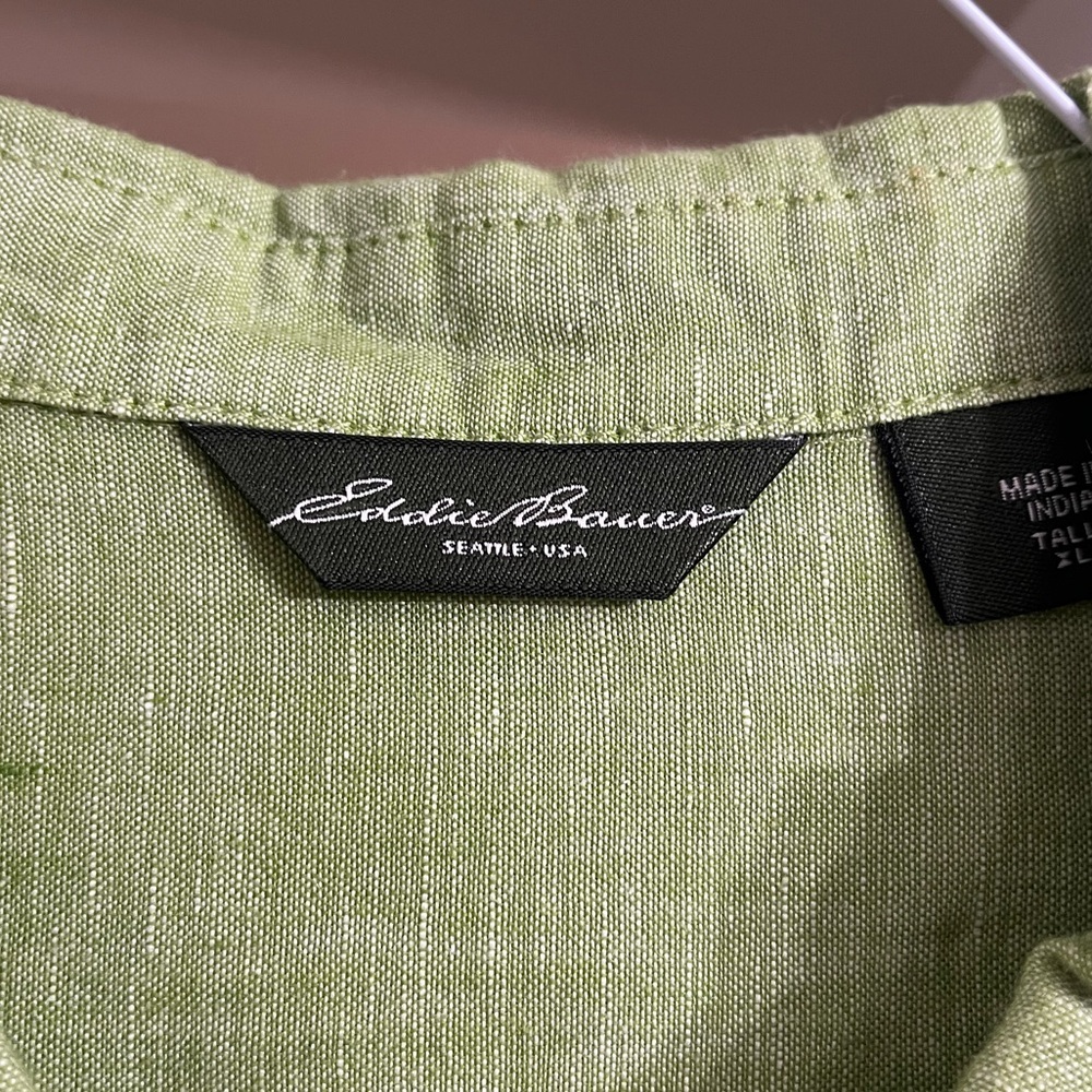 Classic Button-Front Women’s Shirt - Green - Picture 3 of 4